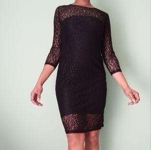 Women's black swoon lace dress